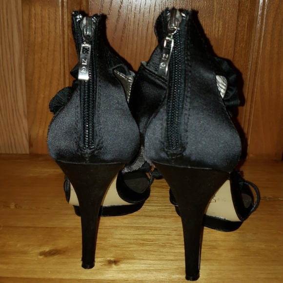 *Beautiful Zigi Soho Rhinestone Ruffle & Rhinestones See Description - Picture 5 of 8